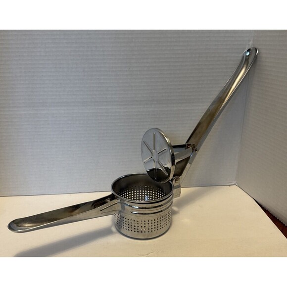 Potato Ricer Masher Heavy Duty Stainless Steel Press Mashed Potatoes Kitchen - Picture 2 of 9